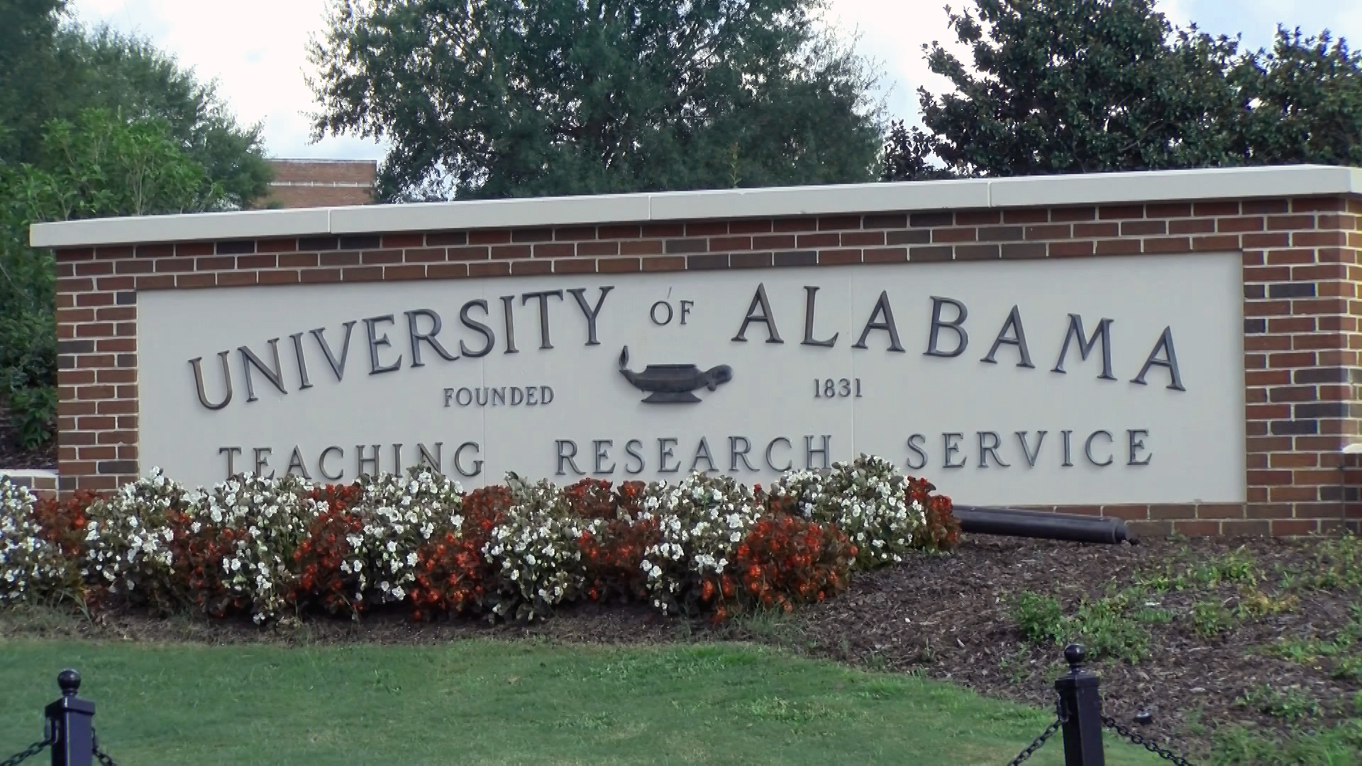 The University of Alabama entrance sign